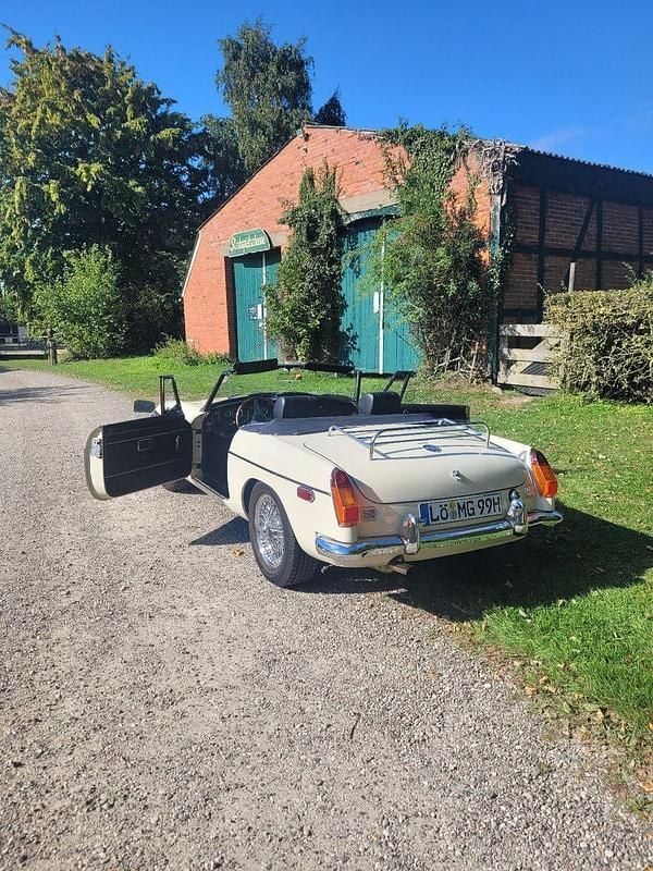 Weiß Gebraucht 1972 MG MG3 Kleinwagen | 24.980 € - Bild 1/4