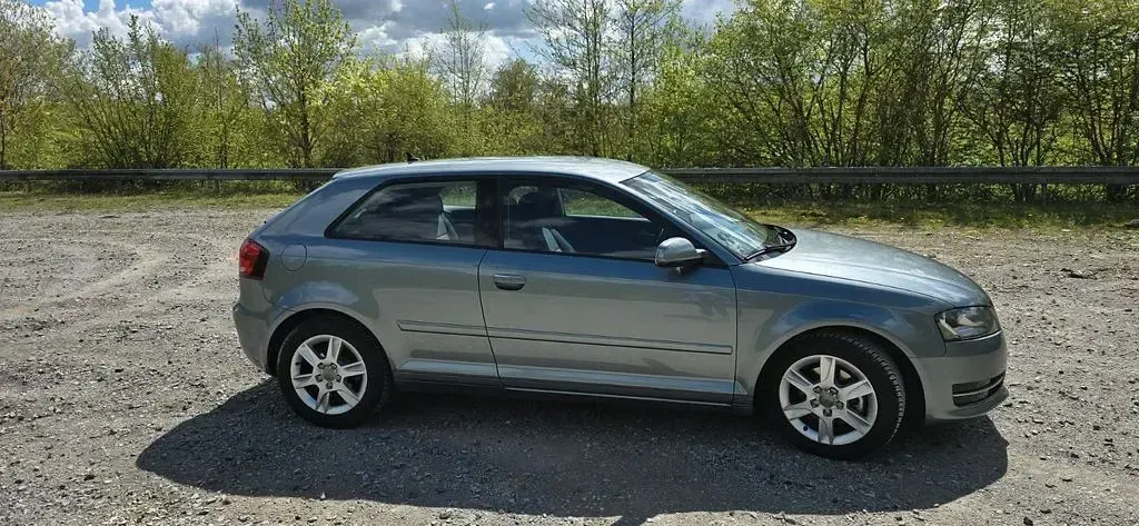 Używany Audi A3 Attraction 125 KM (91 kW) 2012 Szary Hatchback