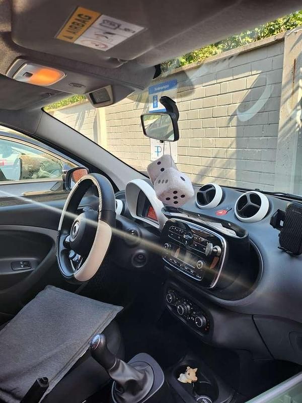 Gebraucht Smart ForFour 61 PS (44 kW) 2017 Weiß Kleinwagen