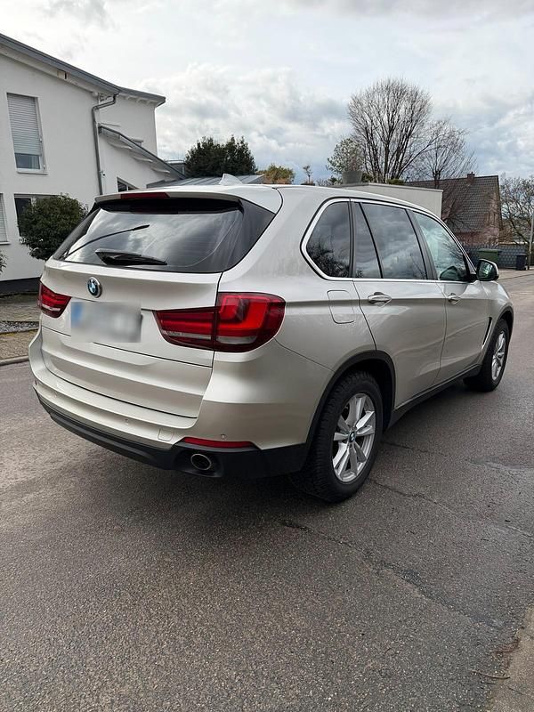 Gebraucht BMW X5 258 PS (189 kW) 2015 Silber SUV