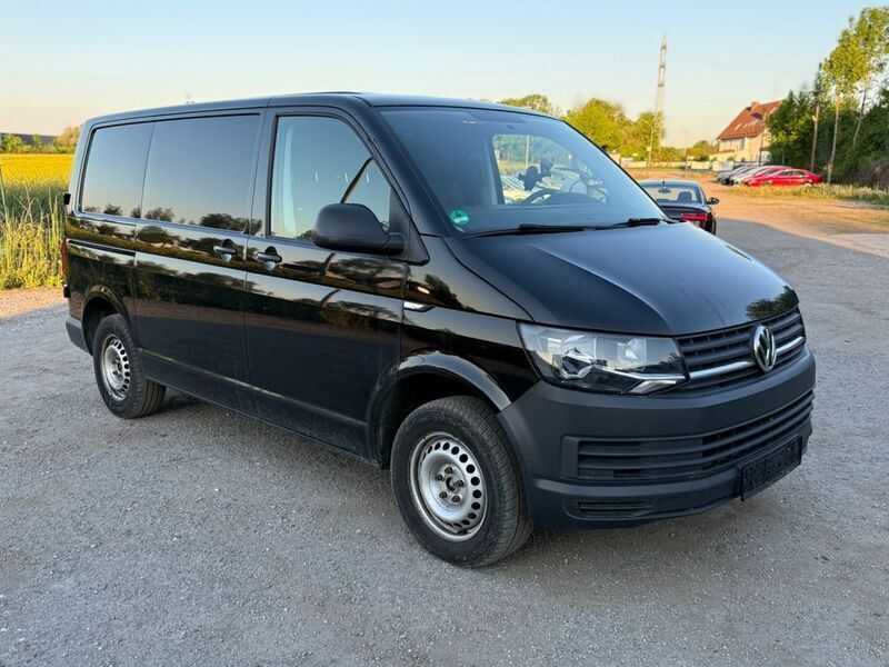 Schwarz Gebraucht 2017 VW T6 Van | 13.990 € (Guter Preis) - Bild 1/4