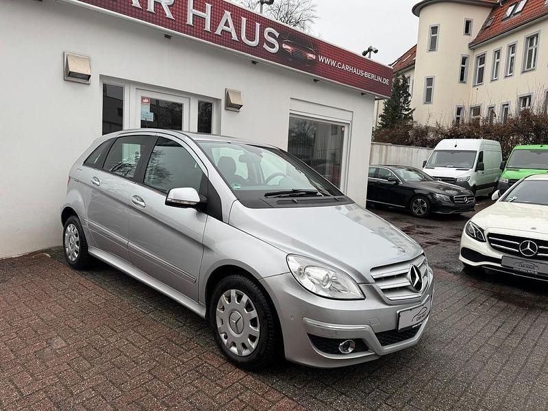 Gebraucht Mercedes B160 95 PS (69 kW) 2010 Silber Van / Kleinbus