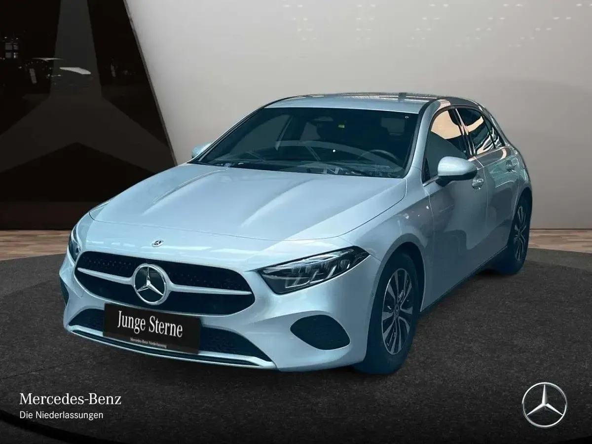 Gebraucht Mercedes A180 Advanced 116 PS (85 kW) 2024 Silber Limousine