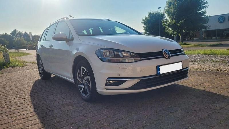 Weiß Gebraucht 2017 VW Golf VII Sound Kombi | 7.500 € (Superpreis) - Bild 1/4