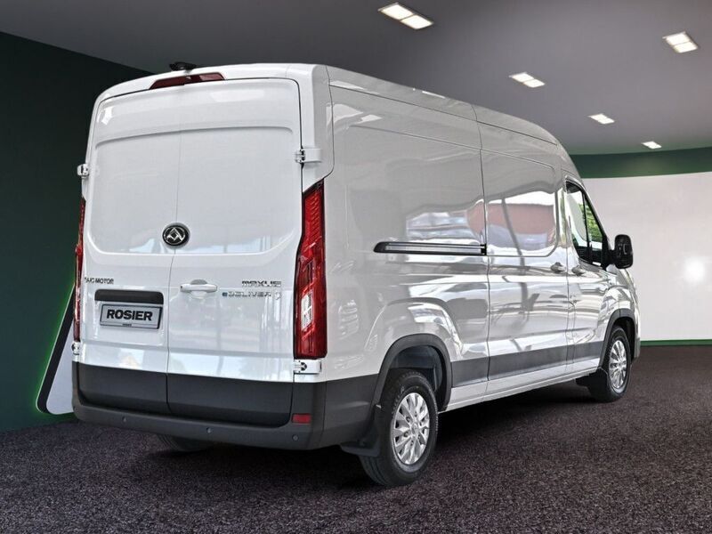 Neu Maxus eDeliver 9 150 kW (204 PS) 2025 Weiss / warm white Van