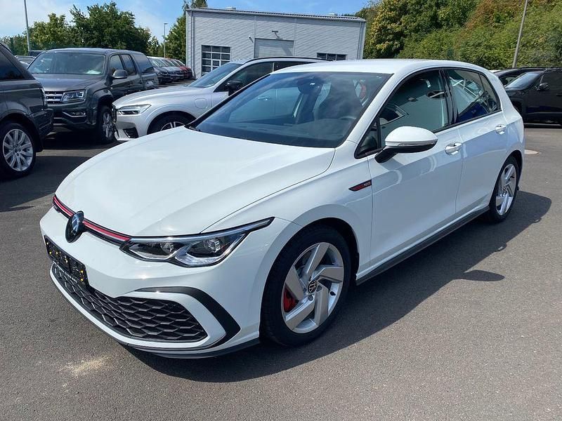 Gebraucht VW Golf VIII GTI 245 PS (180 kW) 2024 Weiß Limousine