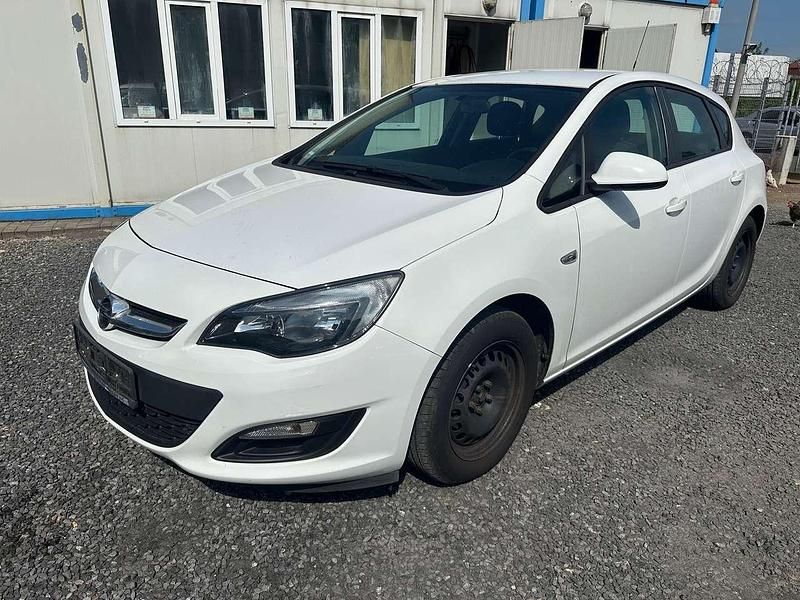 Usata Opel Astra Selection 116 CV (85 kW) 2014 Bianco Utilitaria