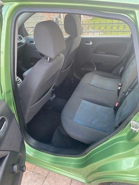 Gebraucht Ford Fiesta Ambiente 80 PS (58 kW) 2008 Grün Kleinwagen