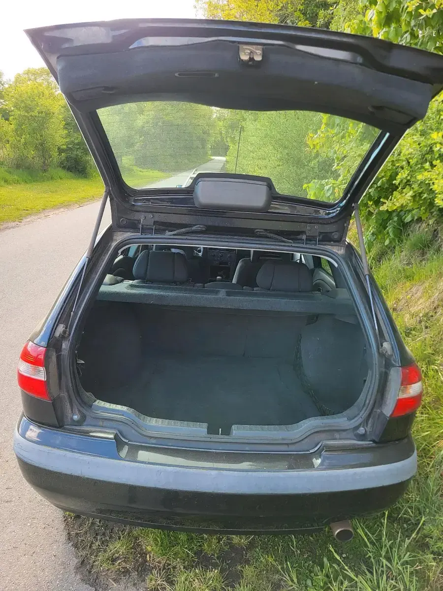 Gebraucht Volvo V40 125 PS (91 kW) 2003 Schwarz Kombi