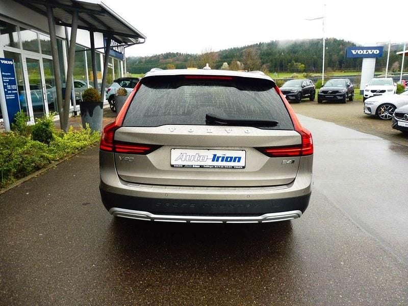 Gebraucht Volvo V90 CC Pro 197 PS (144 kW) 2020 Pebble grey / metallic Kombi