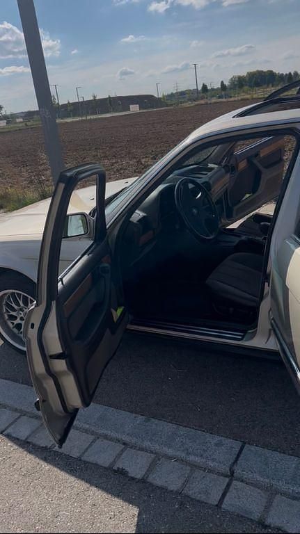 Gebraucht BMW 730 188 PS (138 kW) 1989 Beige Limousine