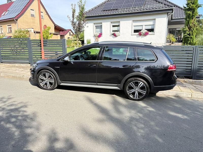 Gebraucht VW Golf Alltrack 184 PS (135 kW) 2017 Schwarz Kombi