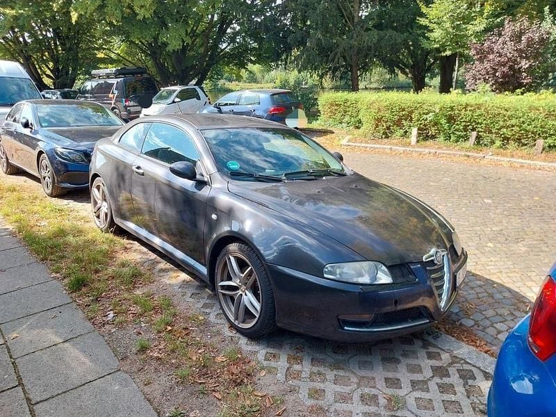 Grau Gebraucht 2008 Alfa Romeo GT Distinctive Coupé | 4.500 € (Fairer Preis) - Bild 1/4