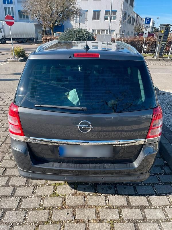 Gebraucht Opel Zafira 140 PS (102 kW) 2012 Grau Van / Kleinbus