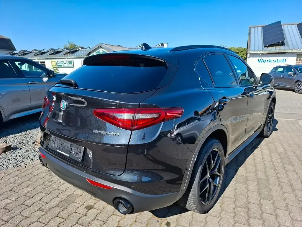 Gebraucht Alfa Romeo Stelvio Tech Edition 280 PS (205 kW) 2019 Schwarz SUV