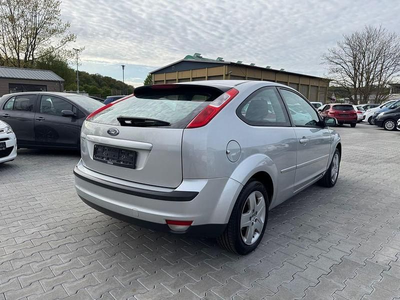 Gebraucht Ford Focus Style 101 PS (74 kW) 2007 Silber Limousine