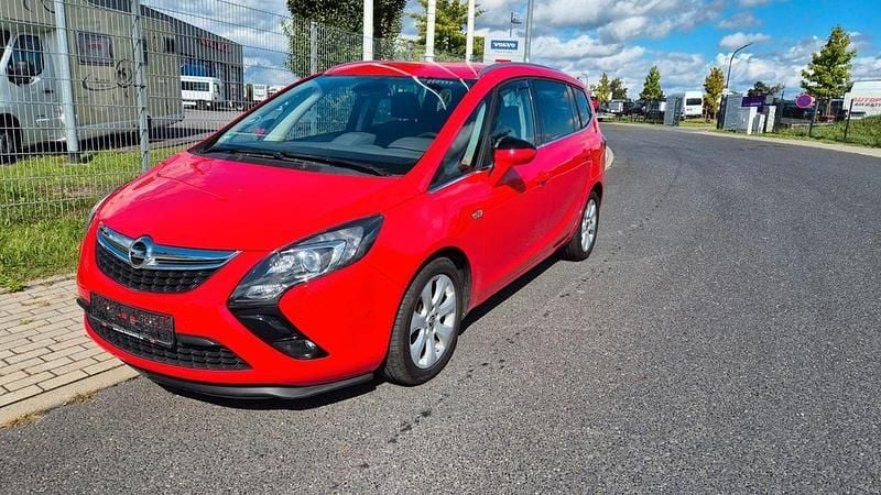 Rot Gebraucht 2014 Opel Zafira Tourer Active Van / Kleinbus | 10.500 € (Fairer Preis) - Bild 1/4