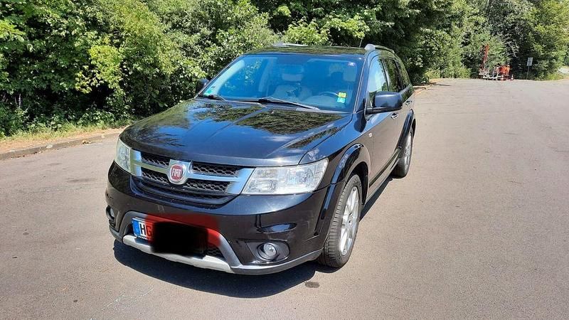 Schwarz Gebraucht 2013 Fiat Freemont SUV | 6.900 € (Fairer Preis) - Bild 1/4