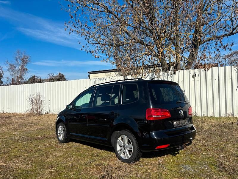 Gebraucht VW Touran 105 PS (77 kW) 2012 Schwarz Van / Kleinbus