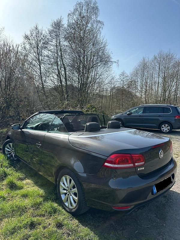 Gebraucht VW Eos 122 PS (89 kW) 2012 Braun Cabrio