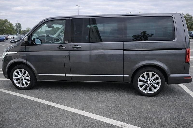 Gebraucht VW Multivan 200 PS (147 kW) 2022 Grau Van