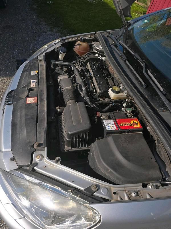 Gebraucht Peugeot 307 CC 136 PS (100 kW) 2004 Silber Cabrio