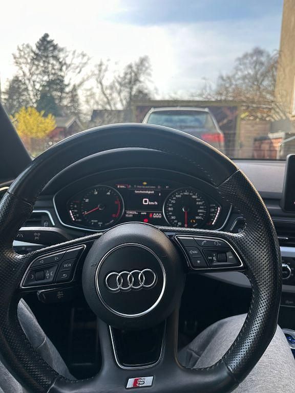 Grau Gebraucht 2018 Audi A5 Sportback Sport Kleinwagen | 20.000 € (Etwas zu teuer) - Bild 1/4
