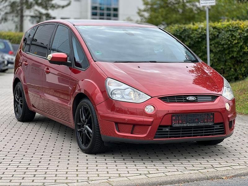 Rot Gebraucht 2008 Ford S-MAX Titanium Van / Kleinbus | 6.900 € (Teuer) - Bild 1/4