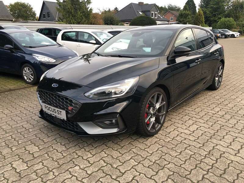 Gebraucht Ford Focus ST 280 PS (205 kW) 2019 Iridiumschwarz metallic (metallic) Limousine