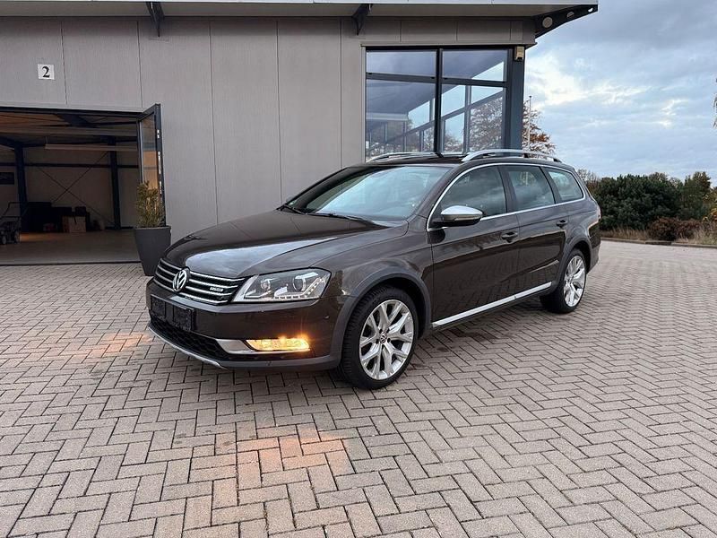 Braun Gebraucht 2013 VW Passat Alltrack Kombi | 8.980 € (Superpreis) - Bild 1/4