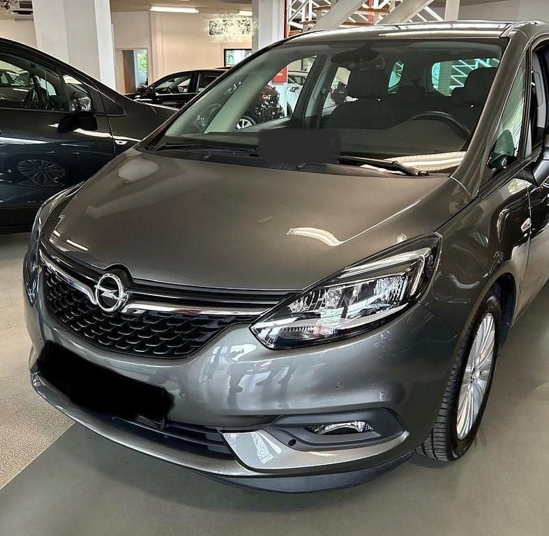 Gebraucht Opel Zafira Tourer Selection 140 PS (102 kW) 2017 Grau Van / Kleinbus