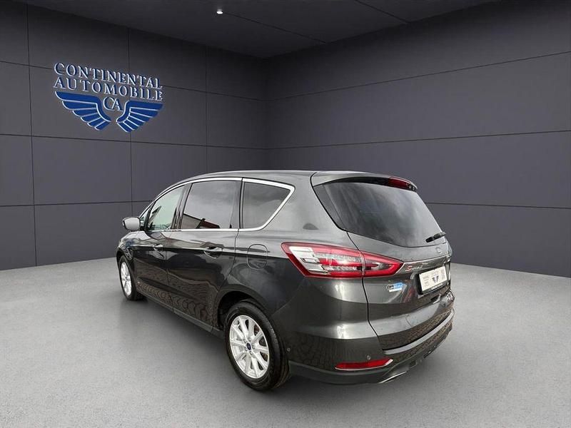 Gebraucht Ford S-MAX Titanium 179 PS (131 kW) 2018 Magneticgr (grau) Van / Kleinbus
