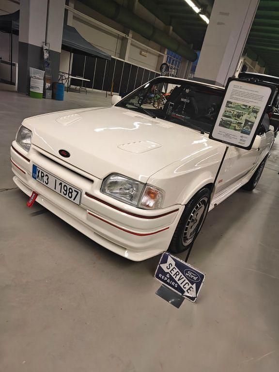 Weiß Gebraucht 1987 Ford Escort Cabriolet Cabrio | 7.499 € - Bild 1/4
