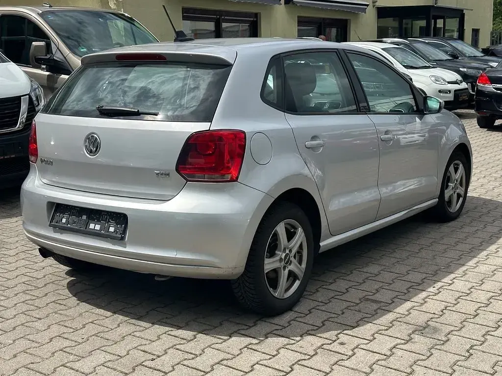 Gebraucht VW Polo Comfortline 90 PS (66 kW) 2010 Silber Kleinwagen