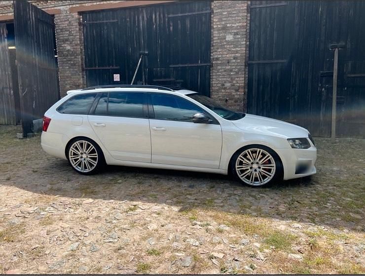 Gebraucht Skoda Octavia RS 184 PS (135 kW) 2014 Weiß Kleinwagen