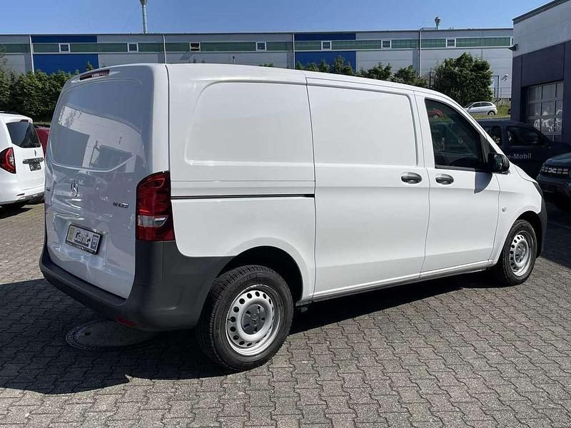 Gebraucht Mercedes Vito 114 PS (83 kW) 2017 Weiß Van