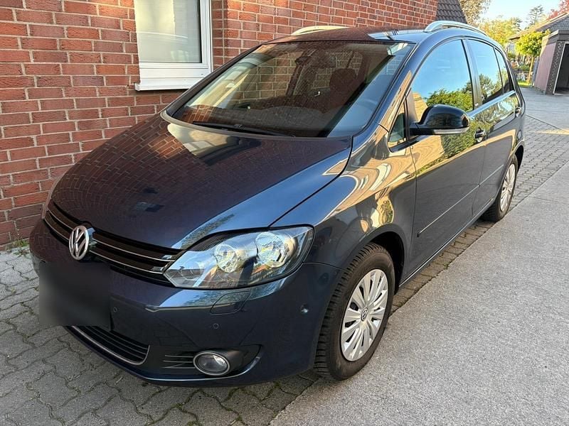 Second-hand VW Golf VII 105 CP (77 kW) 2012 Albastru Berlinǎ