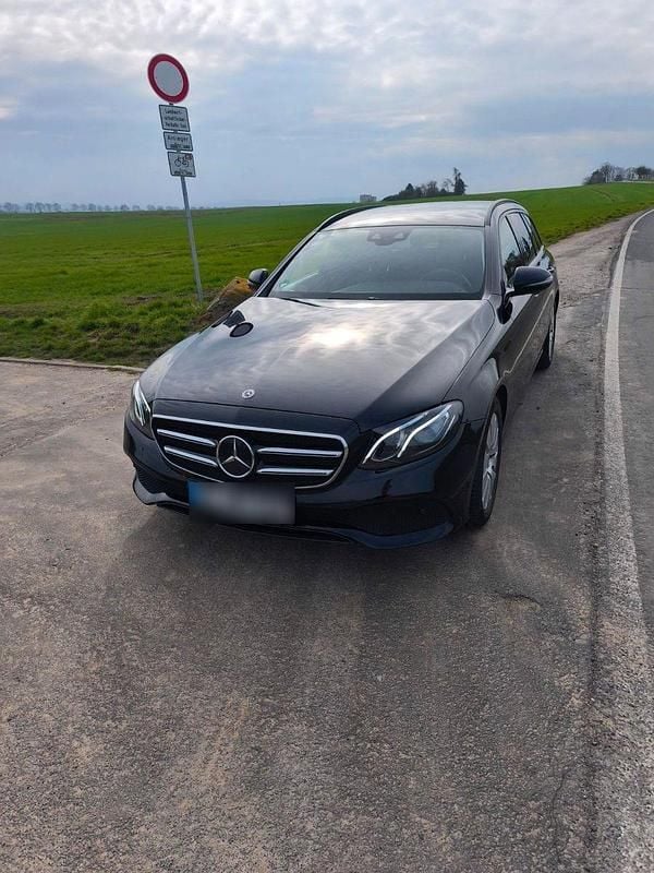 Gebraucht Mercedes E200 184 PS (135 kW) 2018 Schwarz Kombi