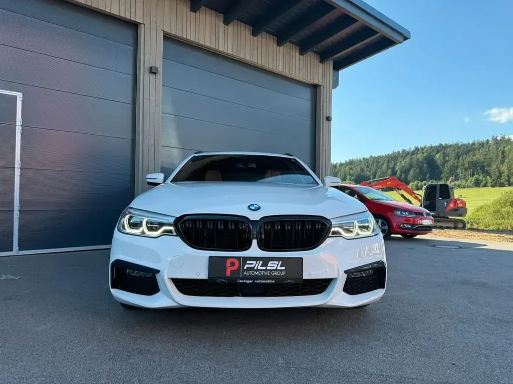 Gebraucht BMW 530 M Sport 265 PS (194 kW) 2019 Weiß Kombi