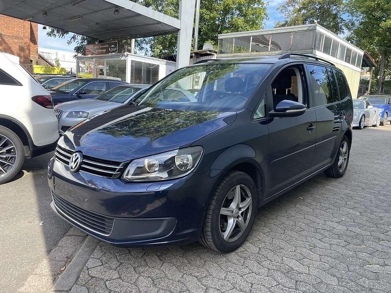 Blau Gebraucht 2015 VW Touran Comfortline Van / Kleinbus | 6.700 € (Superpreis) - Bild 1/4