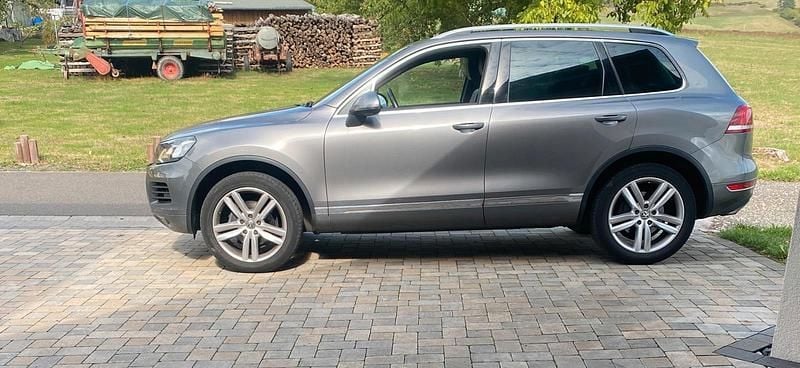 Grau Gebraucht 2012 VW Touareg SUV | 12.900 € (Guter Preis) - Bild 1/4