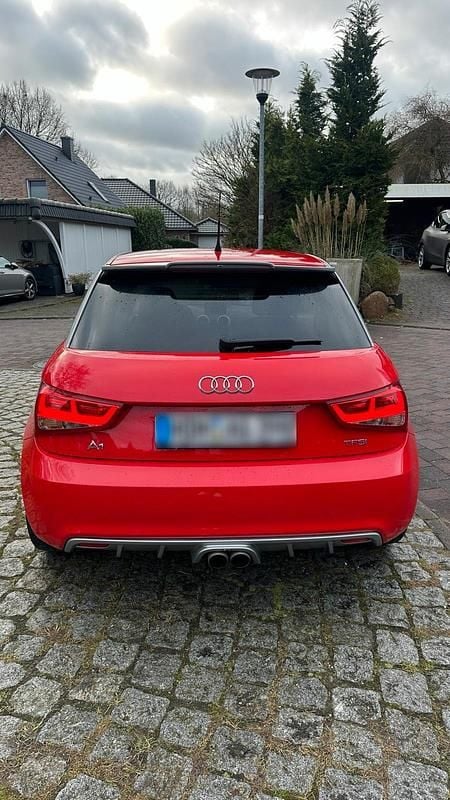 Second-hand Audi A1 Design 85 CP (62 kW) 2012 Roșu Hatchback