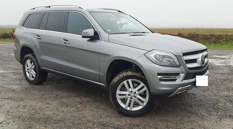 Silber Gebraucht 2016 Mercedes GL350 SUV | 37.150 € (Etwas zu teuer) - Bild 1/4
