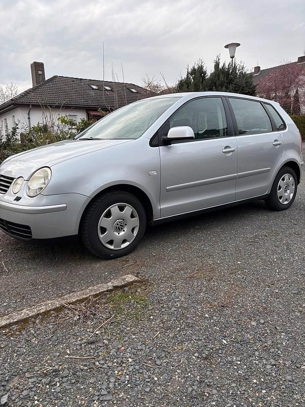 Gebraucht VW Polo 60 PS (44 kW) 2003 Silber Kleinwagen