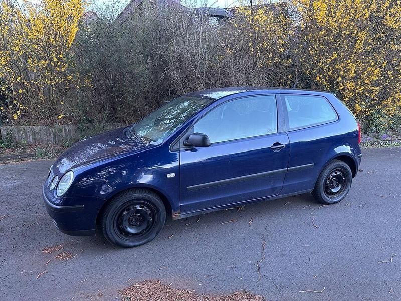 Gebraucht VW Polo Basis 64 PS (47 kW) 2002 Blau Kleinwagen