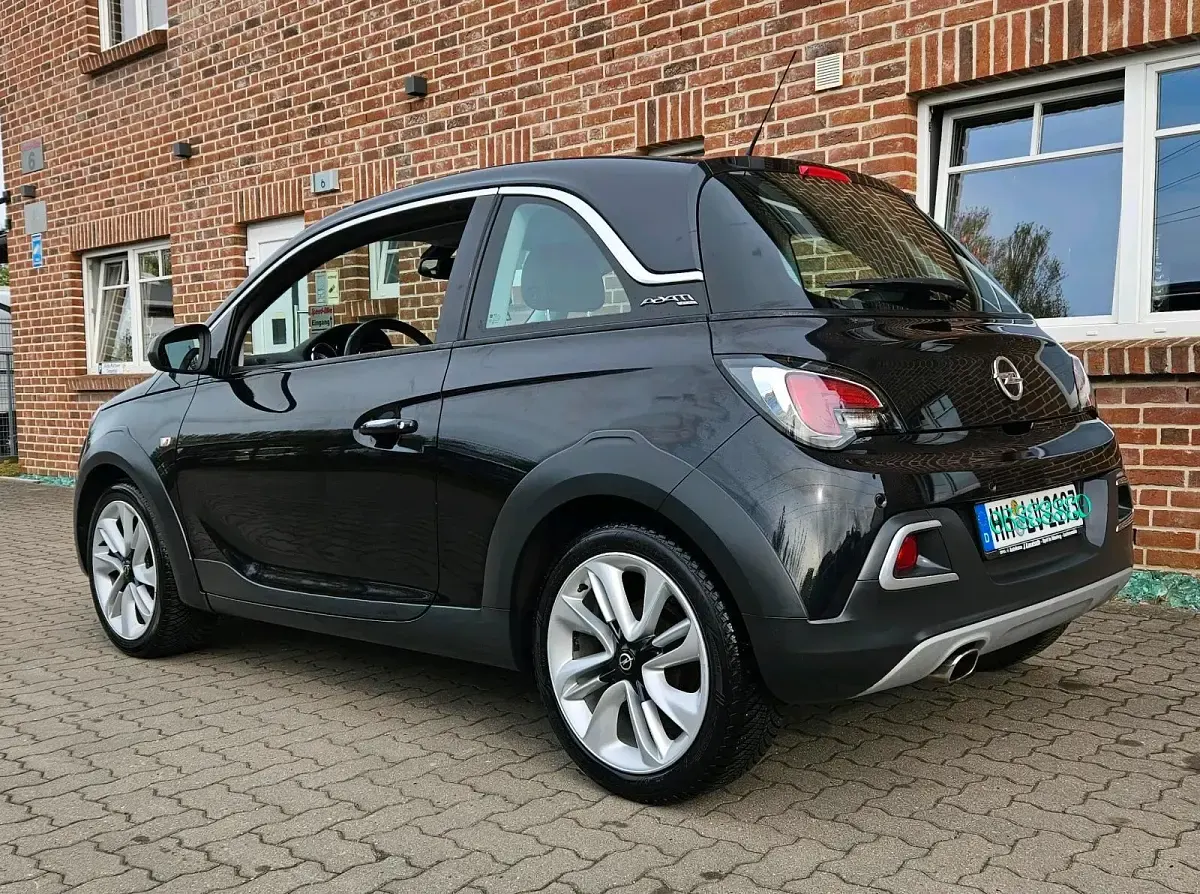 Używany Opel Adam Rocks 87 KM (63 kW) 2015 Czarny Hatchback