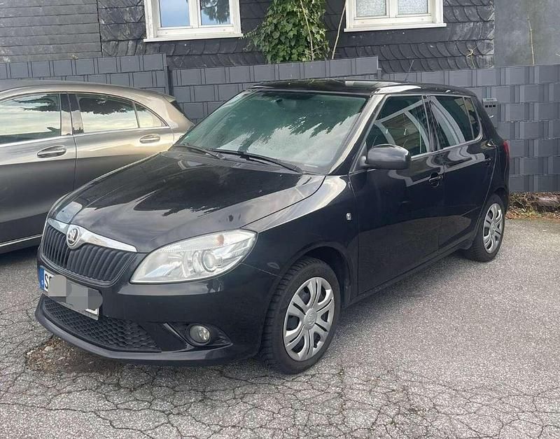 Schwarzmagic perleffekt Gebraucht 2015 Skoda Fabia Best of Kleinwagen | 3.500 € (Fairer Preis) - Bild 1/4