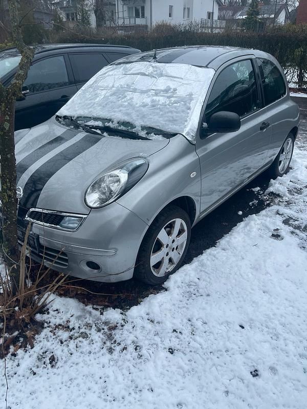 Gebraucht Nissan Micra 65 PS (47 kW) 2010 Silber Kleinwagen