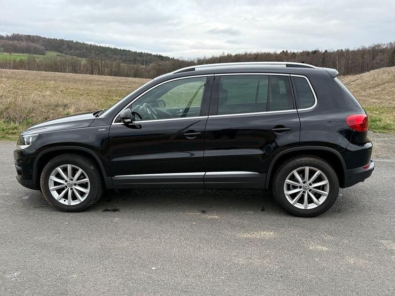 Gebraucht VW Tiguan LOUNGE 150 PS (110 kW) 2015 Schwarz SUV
