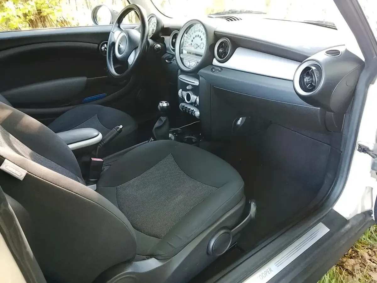 Gebraucht Mini Cooper Coupé 120 PS (88 kW) 2009 Weiß Coupé